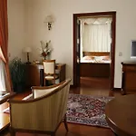 Hotel Mozart 4*